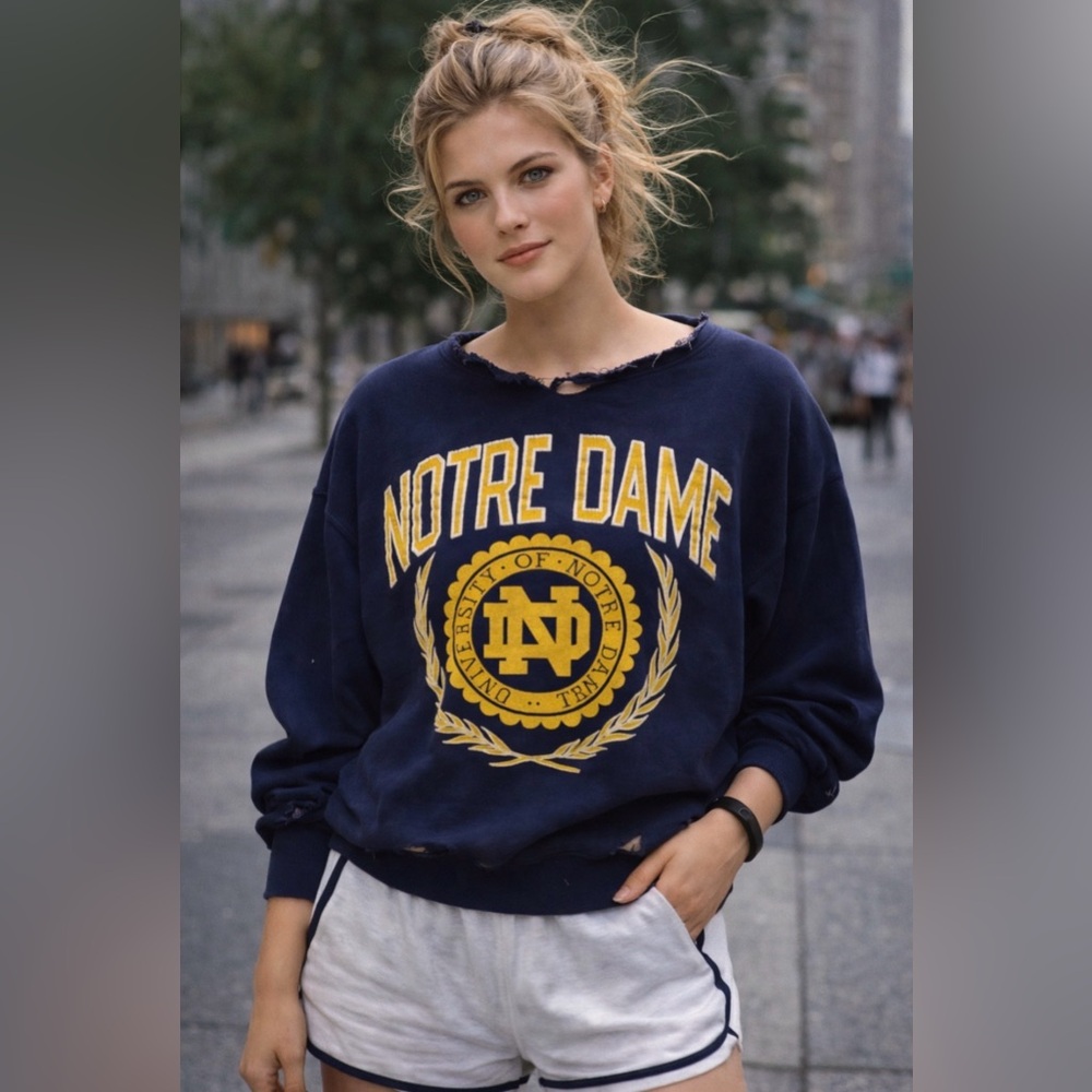 * Notre Dame - vintage- distressed Navy Sweatshirt with logo